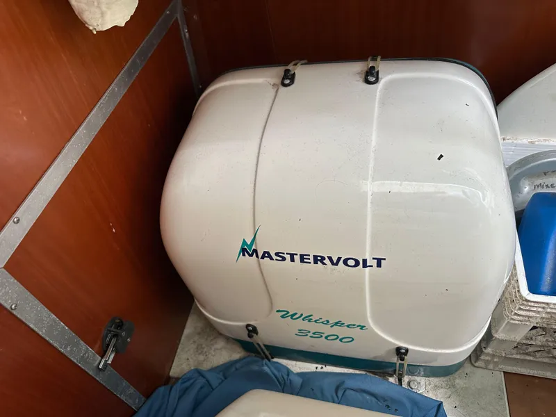 Slide: The Image of Beneteau 411 2002 - 86