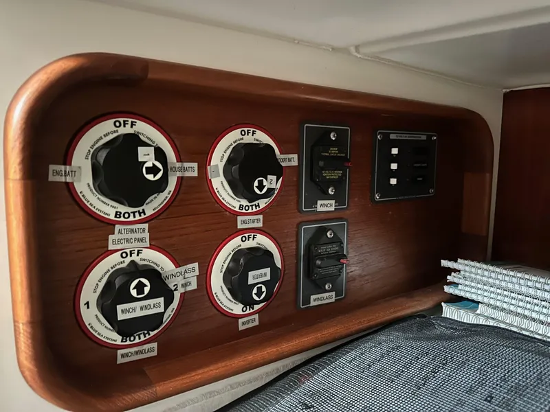 Slide: The Image of Beneteau 411 2002 - 90