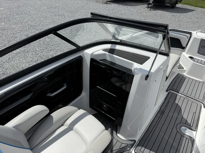 Slide: The Image of Yamaha 212X 2017 - 9