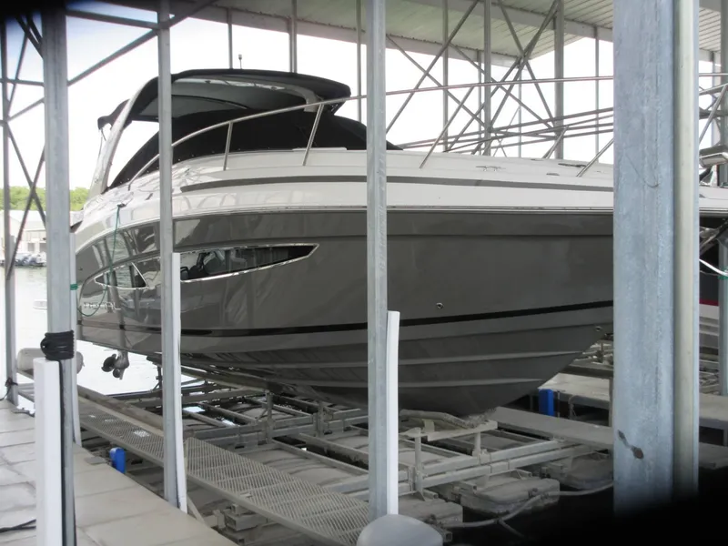 The Image of Regal 32 Express 2015 - 1