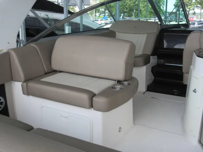 Slide: The Image of Regal 32 Express 2015 - 14