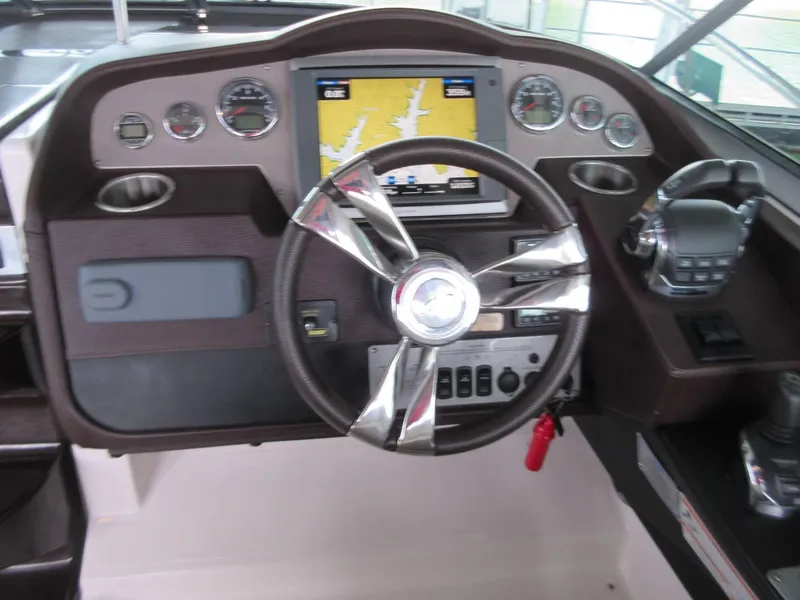 Slide: The Image of Regal 32 Express 2015 - 4