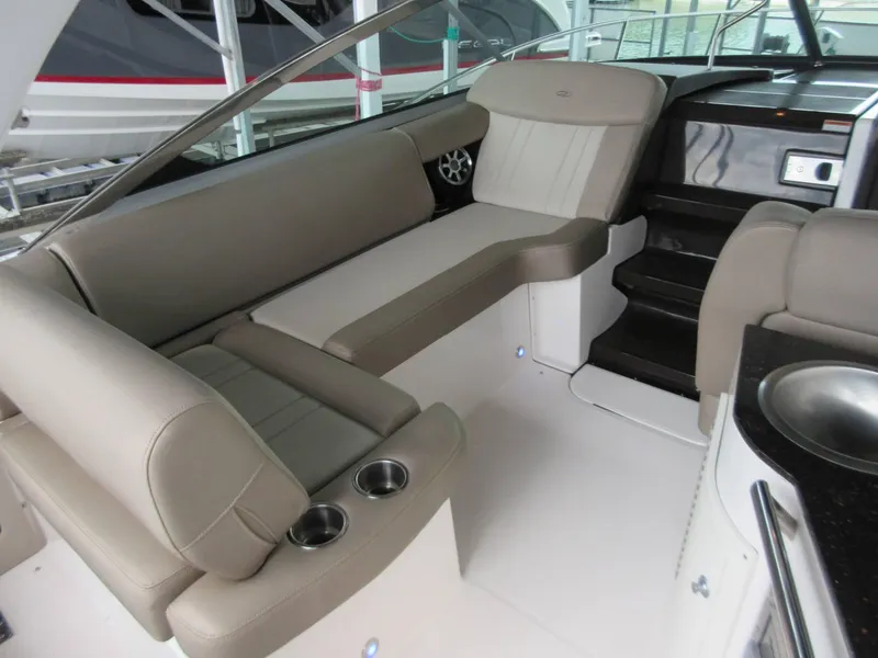 Slide: The Image of Regal 32 Express 2015 - 6