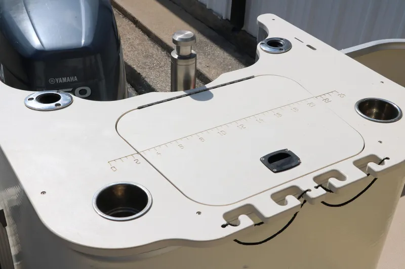 Slide: The Image of Bennington 2577 RFi Tri Toon 2007 - 18