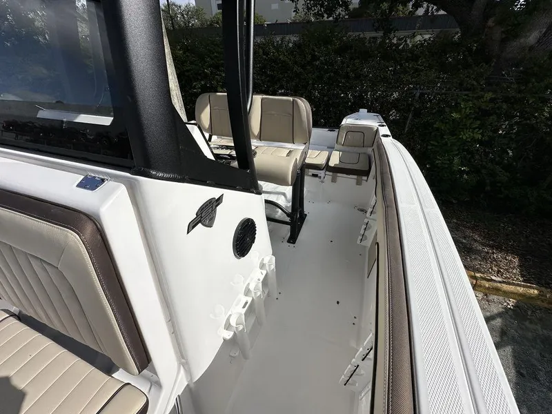 Slide: The Image of Yamaha 255 FSH Sport E 2025 - 10