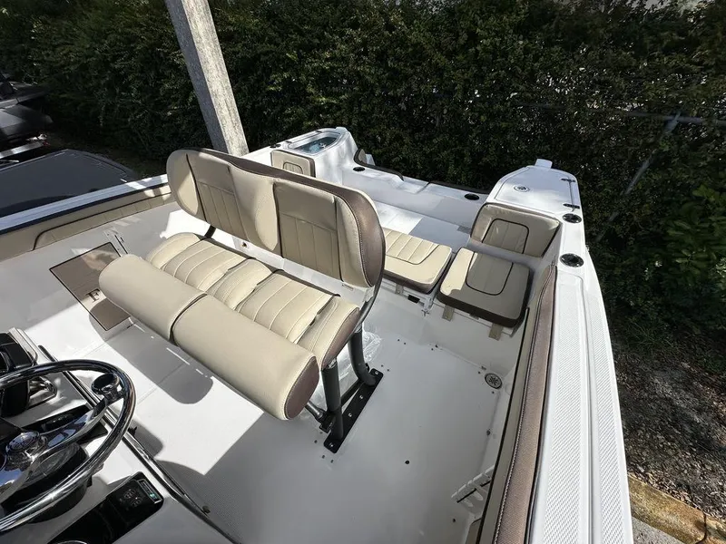 Slide: The Image of Yamaha 255 FSH Sport E 2025 - 12