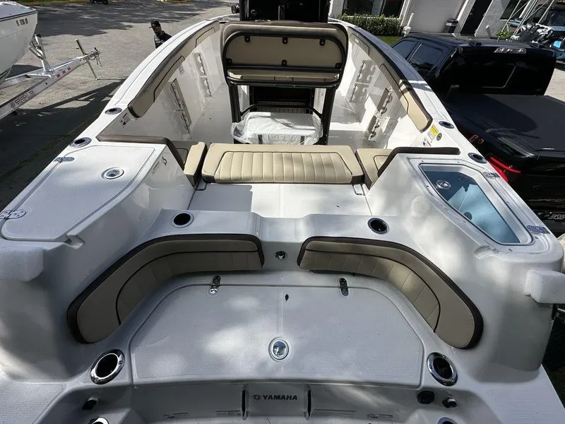 Slide: The Image of Yamaha 255 FSH Sport E 2025 - 3