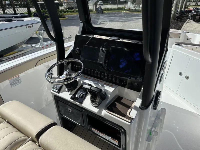 Slide: The Image of Yamaha 255 FSH Sport E 2025 - 6