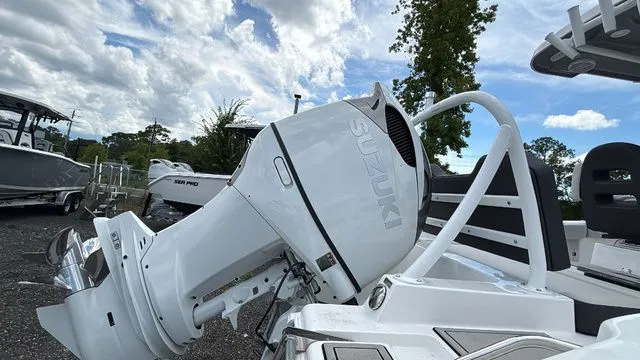 Slide: The Image of Sea Pro 245FLX Sandbar 2025 - 10