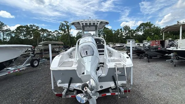 Slide: The Image of Sea Pro 245FLX Sandbar 2025 - 12