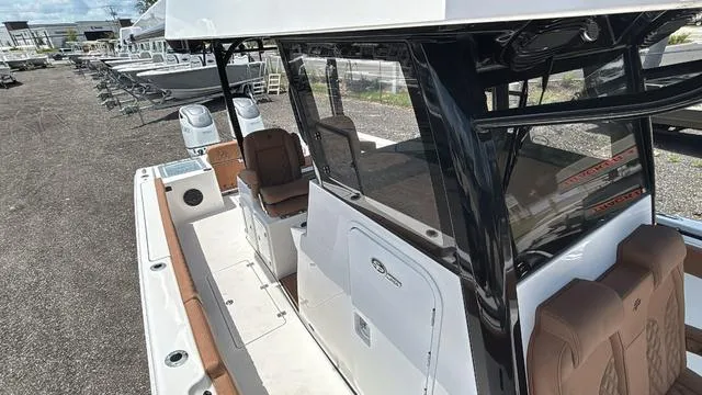 Slide: The Image of Sea Pro 322 CC 2025 - 25