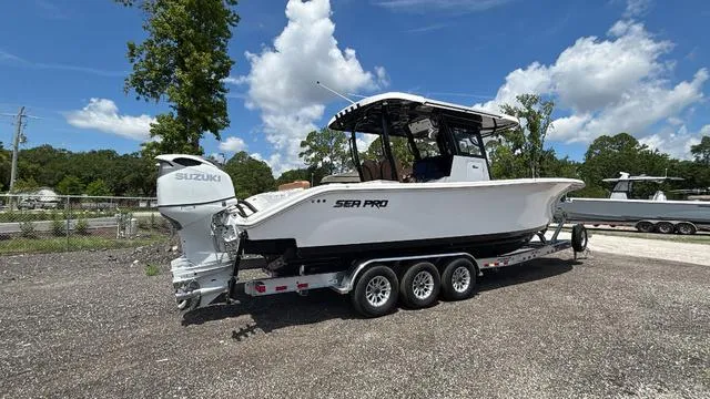 Slide: The Image of Sea Pro 322 CC 2025 - 28