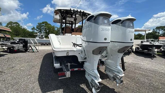 Slide: The Image of Sea Pro 322 CC 2025 - 31