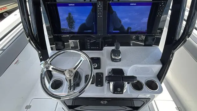 Slide: The Image of Sea Pro 292 CC 2025 - 12