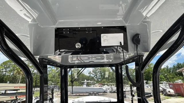 Slide: The Image of Sea Pro 292 CC 2025 - 15