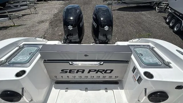 Slide: The Image of Sea Pro 292 CC 2025 - 20