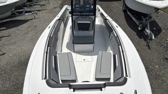 Slide: The Image of Sea Pro 292 CC 2025 - 3