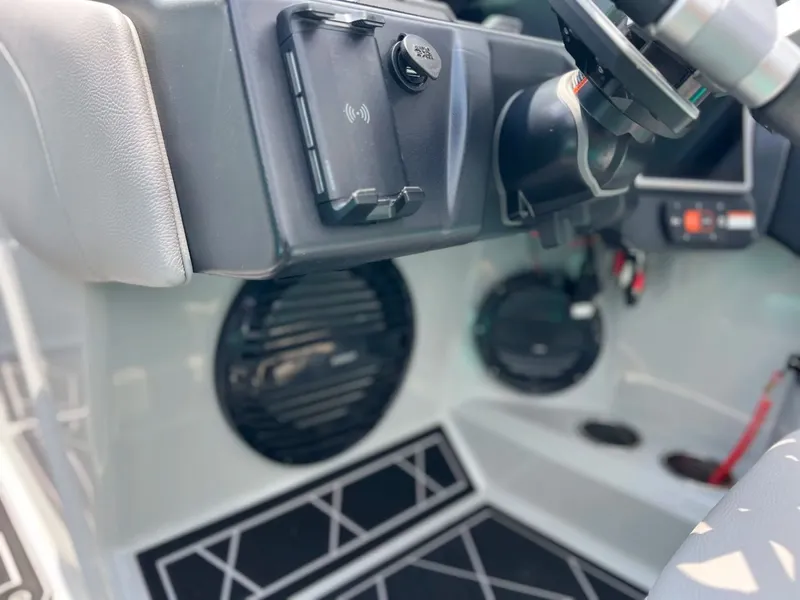 Slide: The Image of Tigé Z5 2023 - 14