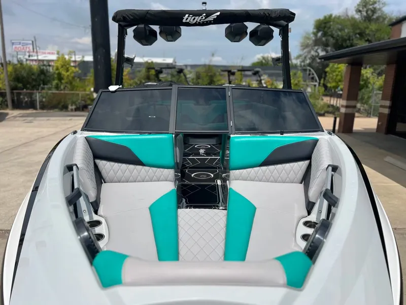 Slide: The Image of Tigé Z5 2023 - 24