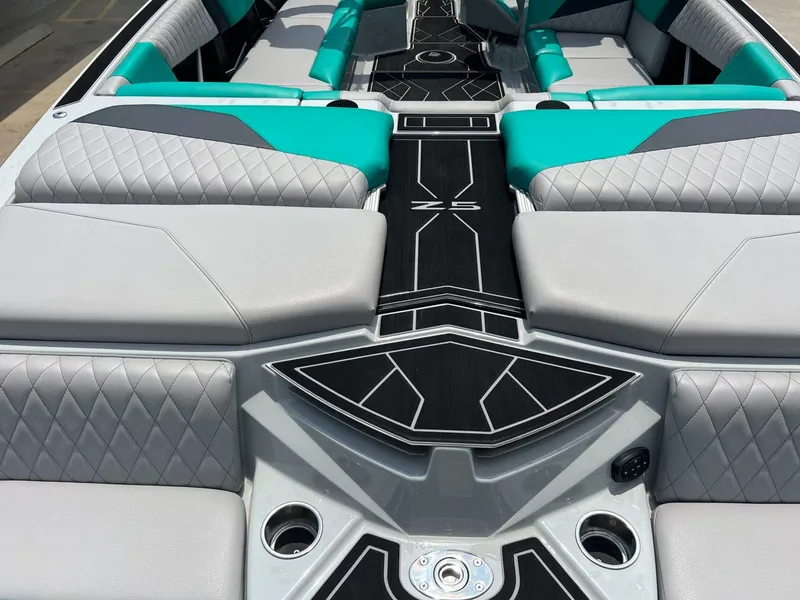 Slide: The Image of Tigé Z5 2023 - 8