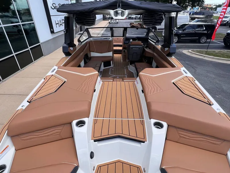 Slide: The Image of Nautique G23 2026 - 16