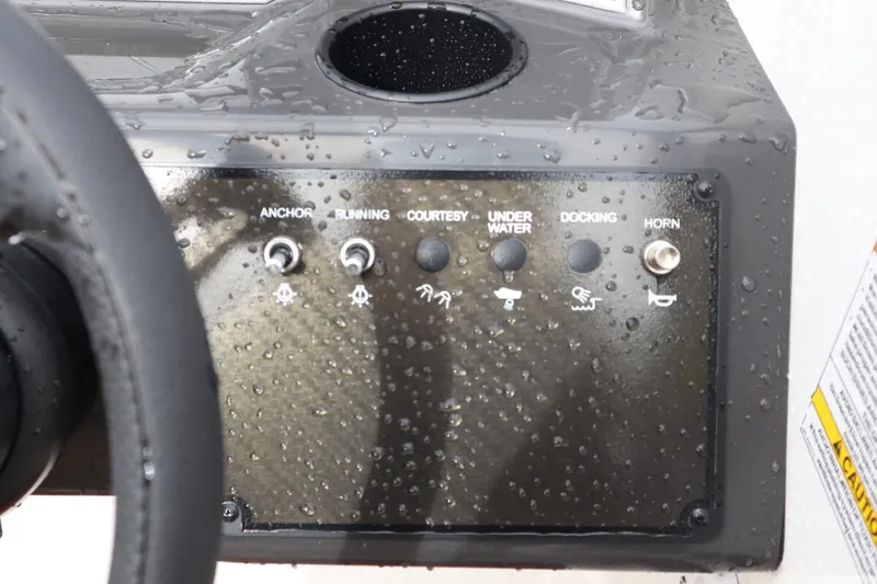 Slide: The Image of Bayliner VR5 BOWRIDER OUTBOARD 2024 - 10