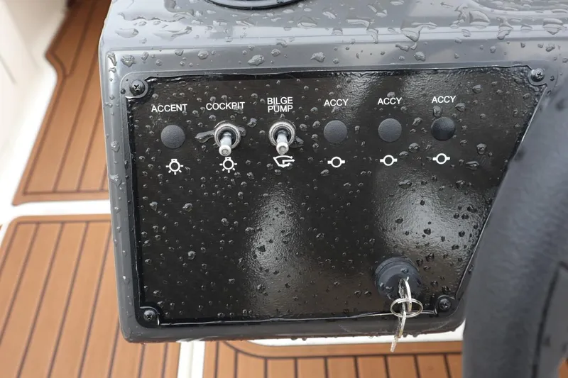 Slide: The Image of Bayliner VR5 BOWRIDER OUTBOARD 2024 - 8