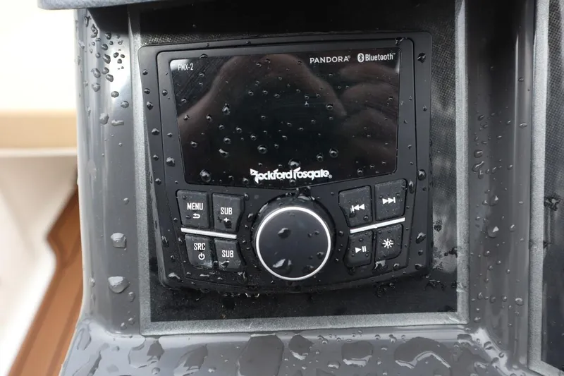 Slide: The Image of Bayliner VR5 BOWRIDER OUTBOARD 2024 - 9