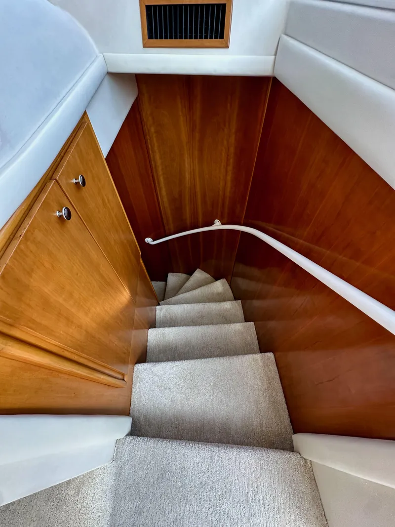 Slide: The Image of Meridian 580 Pilothouse 2004 - 101