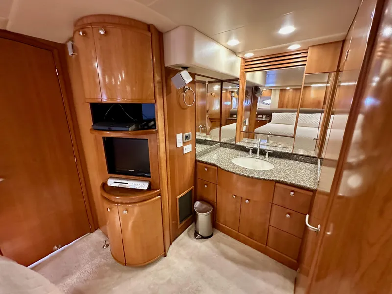 Slide: The Image of Meridian 580 Pilothouse 2004 - 109