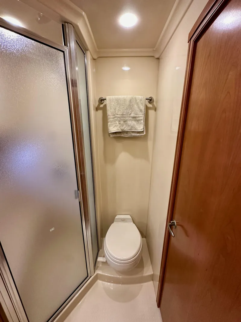 Slide: The Image of Meridian 580 Pilothouse 2004 - 131