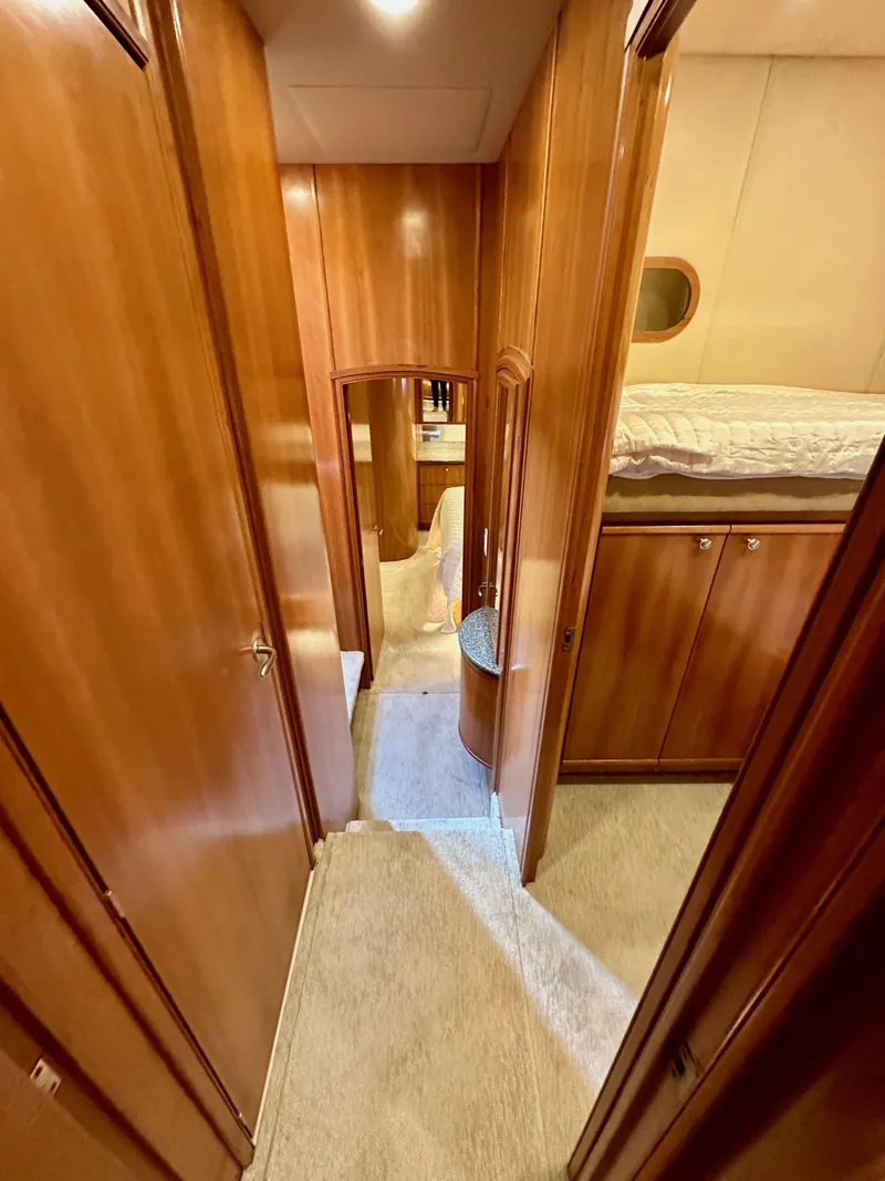 Slide: The Image of Meridian 580 Pilothouse 2004 - 133