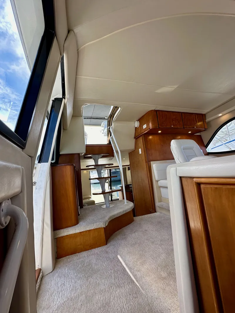 Slide: The Image of Meridian 580 Pilothouse 2004 - 135