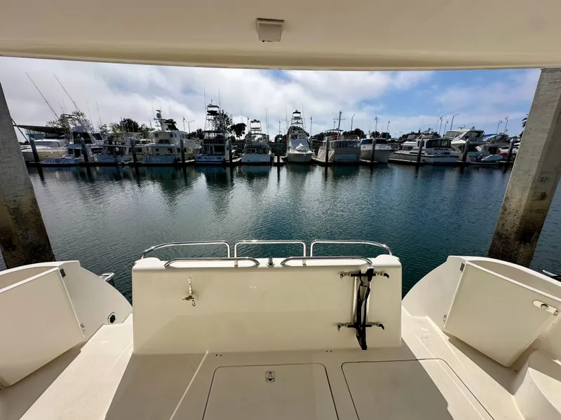 Slide: The Image of Meridian 580 Pilothouse 2004 - 140