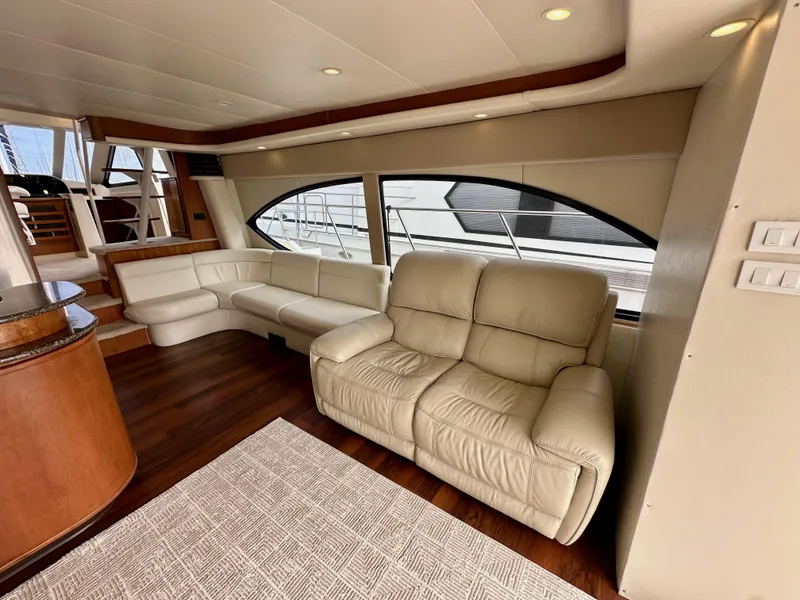 Slide: The Image of Meridian 580 Pilothouse 2004 - 51