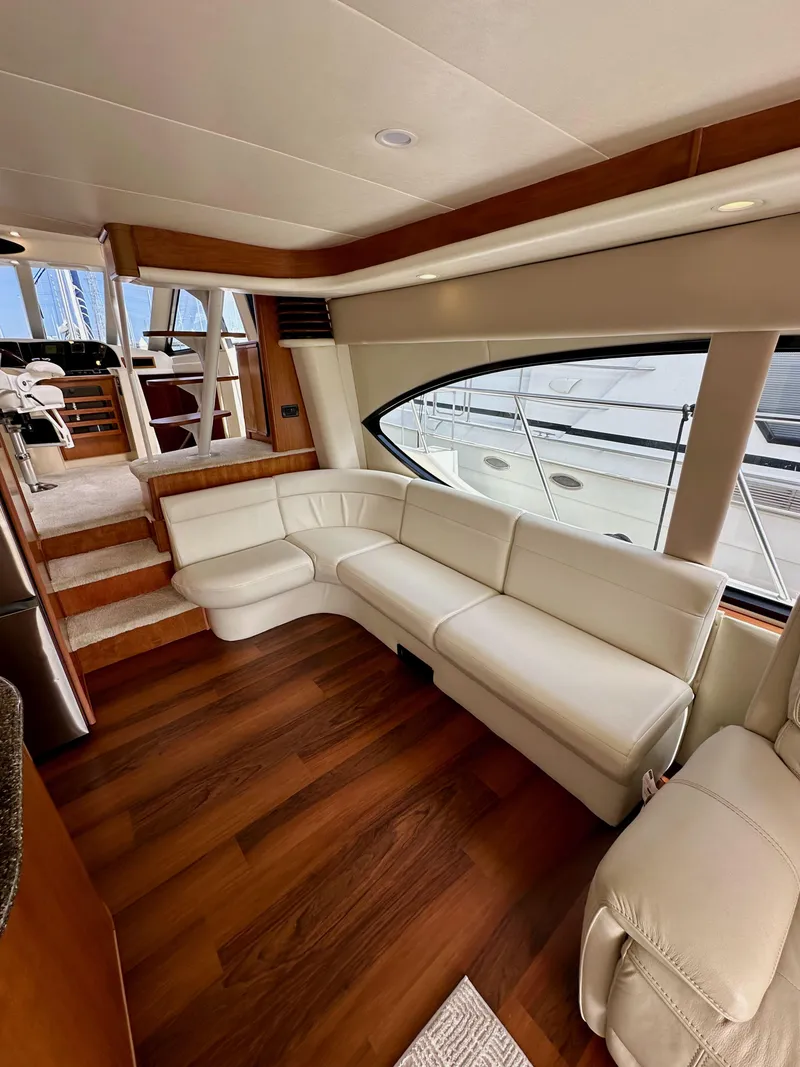 Slide: The Image of Meridian 580 Pilothouse 2004 - 52