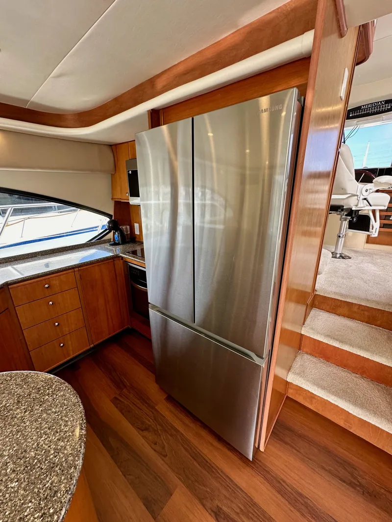 Slide: The Image of Meridian 580 Pilothouse 2004 - 54