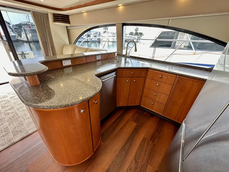 Slide: The Image of Meridian 580 Pilothouse 2004 - 55