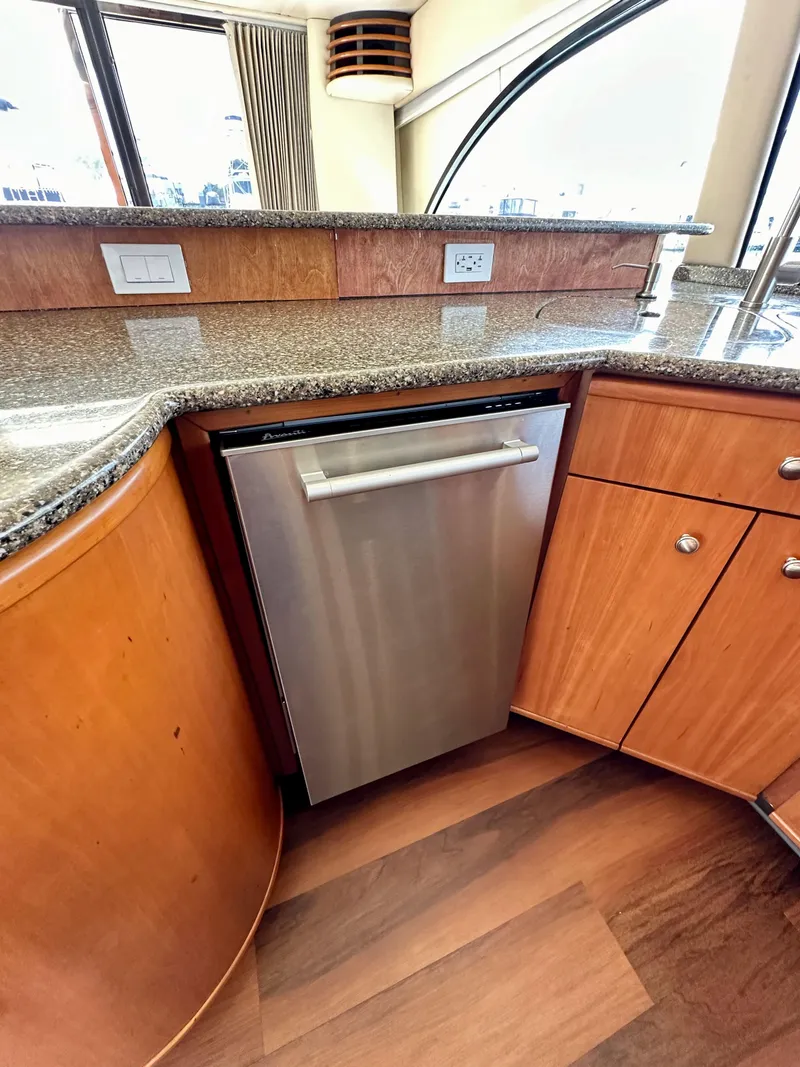 Slide: The Image of Meridian 580 Pilothouse 2004 - 56