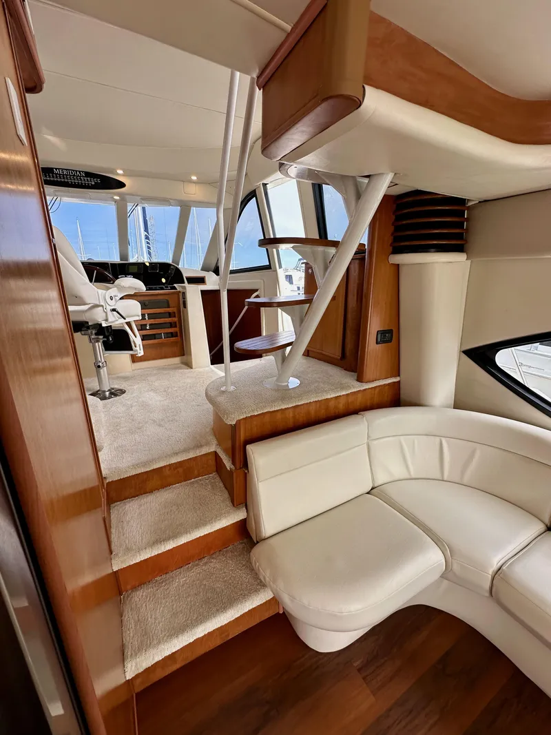 Slide: The Image of Meridian 580 Pilothouse 2004 - 60