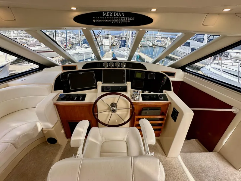Slide: The Image of Meridian 580 Pilothouse 2004 - 63