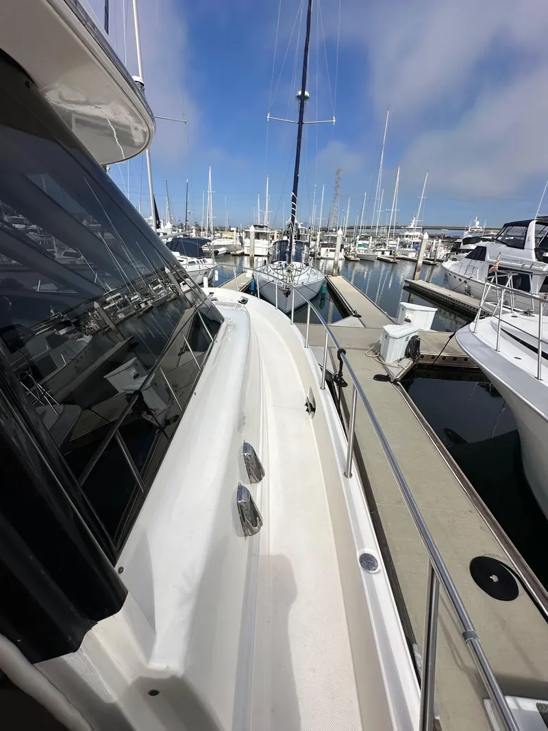 Slide: The Image of Meridian 580 Pilothouse 2004 - 72