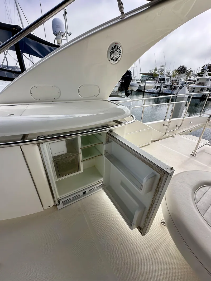 Slide: The Image of Meridian 580 Pilothouse 2004 - 84