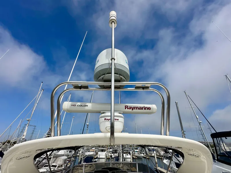 Slide: The Image of Meridian 580 Pilothouse 2004 - 89