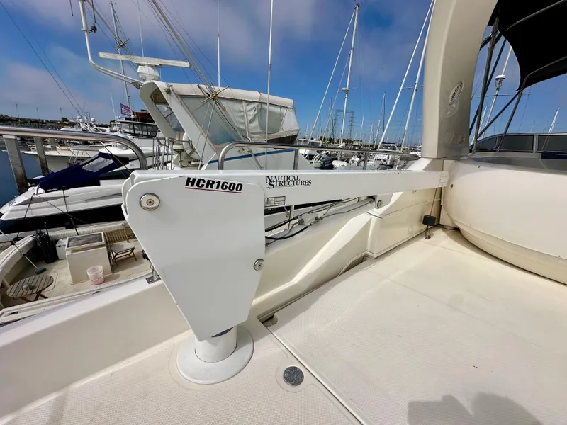 Slide: The Image of Meridian 580 Pilothouse 2004 - 90