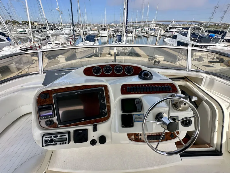 Slide: The Image of Meridian 580 Pilothouse 2004 - 93