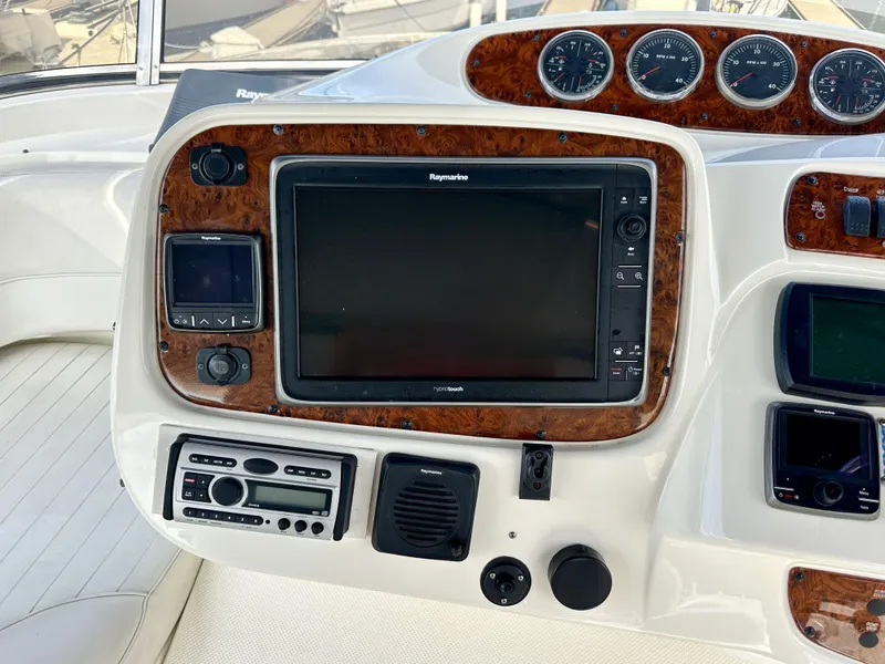 Slide: The Image of Meridian 580 Pilothouse 2004 - 95