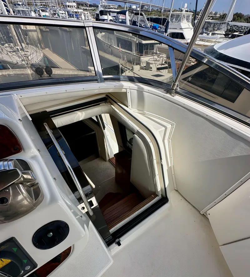 Slide: The Image of Meridian 580 Pilothouse 2004 - 98