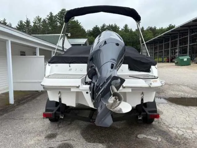 Slide: The Image of Four Winns H1 Horizon OB 2023 - 3