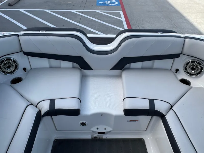 Slide: The Image of Yamaha 212X 2014 - 26